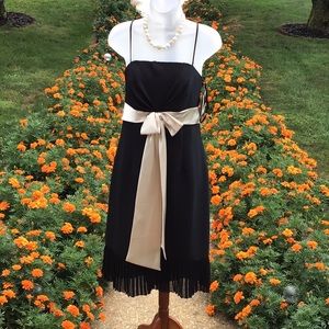 Beautiful evening Dress - Black with champagne